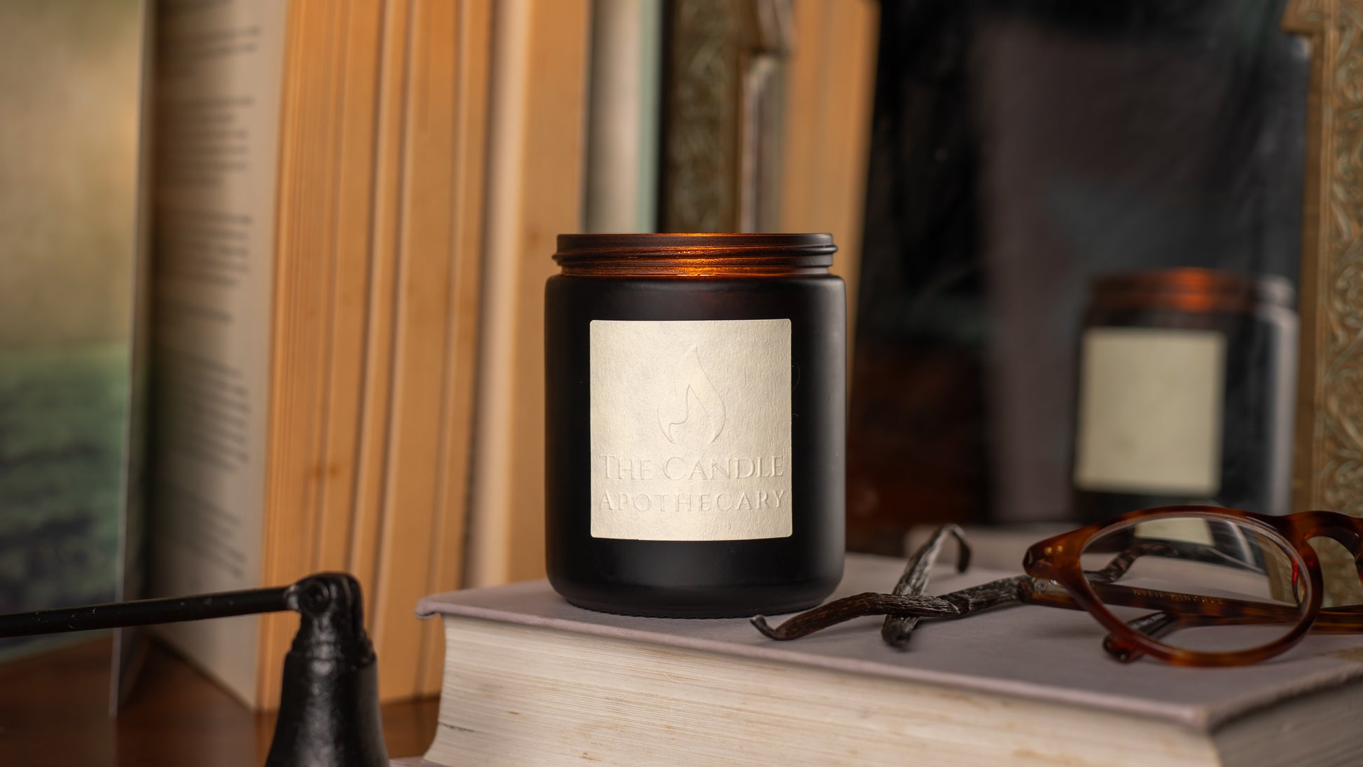 Old book smell scented candle